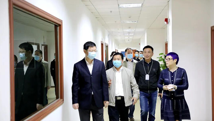 省政府口岸辦副主任、省商務(wù)廳口岸處處長羅專一行蒞臨炬神電子開展聯(lián)點(diǎn)服務(wù)工作