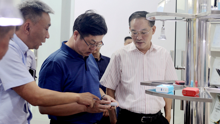 市委常委、副市長徐懷好走訪炬神電子 ：全力、熱情、周到提供服務(wù)