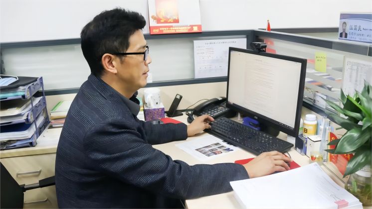 伍國(guó)良，“卷王”實(shí)錘了！