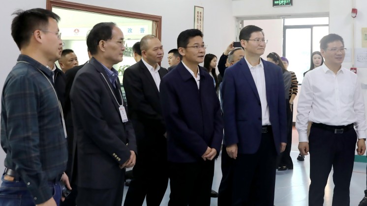 湖南省人民政府副省長、黨組成員曹志強(qiáng) 蒞臨炬神電子調(diào)研